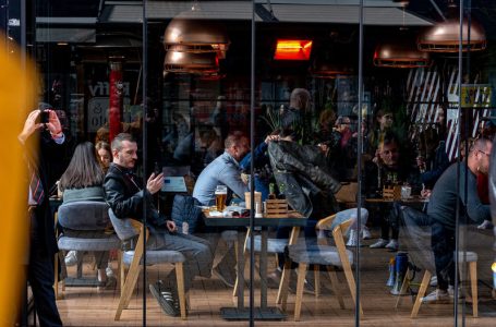 Нови правила за работата на заведения, спортни зали, кина и театри