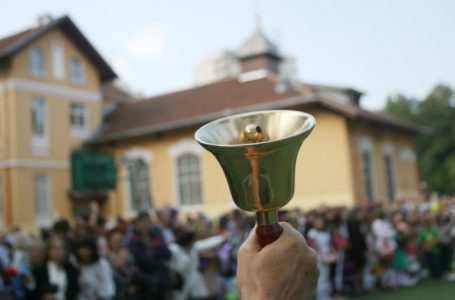 В Пещера: Тържествата за 15 септември по график за различните класове