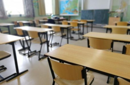 Преустановява се присъственото обучение в училищата в Карлово