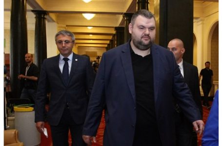 Делян Пеевски е водач на листата на ДПС във Велико Търново