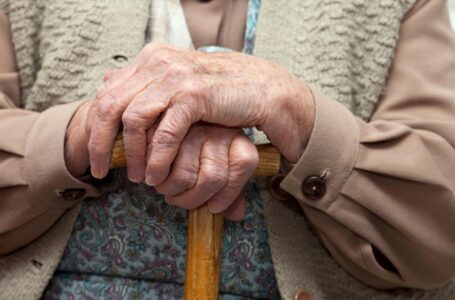 Под въпрос е добавката от 120 лв. за пенсионери след Нова година