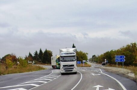 Влиза в сила решението за връщане на камионите на осмата седмица