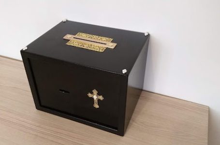 Заловиха крадец на кутия за дарения за параклис