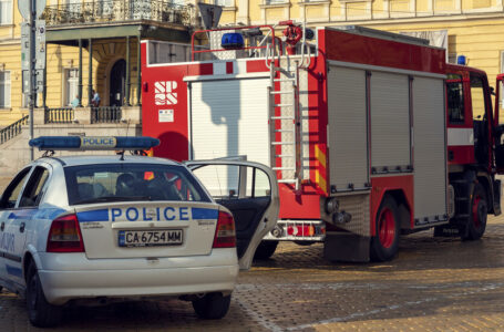 Полицаи и пожарникари излизат на протест в столицата