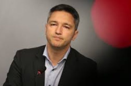 Кристиан Вигенин: Неадекватно е да се иска оставка на военен министър при война на 200 км