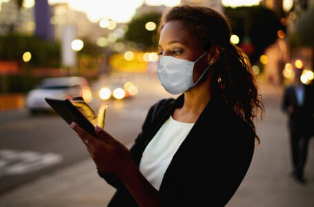 От 1 април носенето на маски ще бъде пожелателно