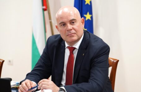Иван Гешев за аферата Nexo, разобличи поредната лъжа на Петков и Василев Това е мащабно разследване, което ще отнеме много време. Мога да кажа, че има защитен свидетел.