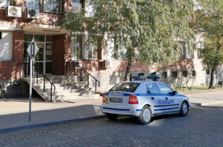 Регистрират украинци и в сградата на полицията в Карлово