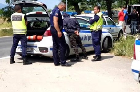 Хванаха дрогиран каналджия край Карлово с 31 мигранти