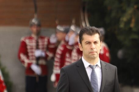 Освиркаха Кирил Петков на церемонията по освещаване на бойните знамена