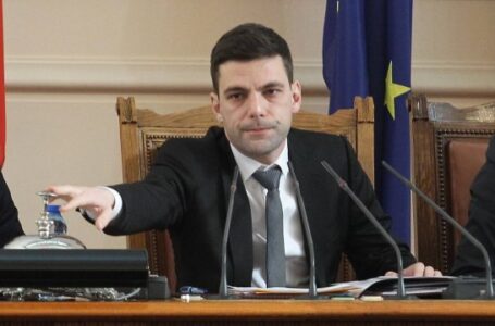 Минчев се разделя с председателския пост! ИТН, ГЕРБ, ДПС и “Възраждане” подписаха за оставката му