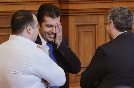 Вместо на Външна комисия, Кирил Петков говори пред БТВ