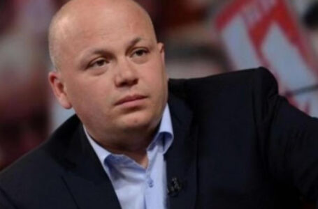 Александър Симов: Лена Бориславова интригантства на политическия терен
