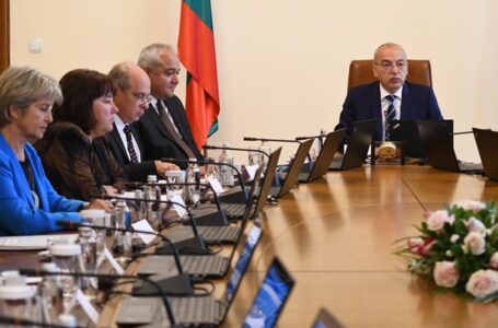 Правителството обсъжда списък на иновативните училища за новата учебна година