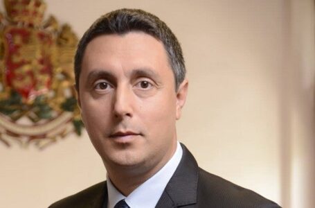 Кметът на община Царево: Недостойно е името на Левски да се използва за политическа реклама