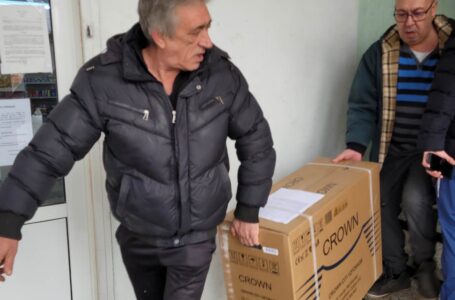Д-р Кабаиванов предостави климатици на нуждаещи се в селата Войнягоно и Каравелово