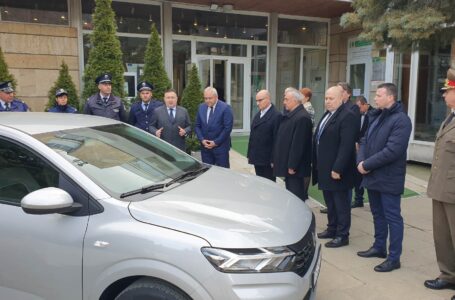 Община Карлово дари Дачия Сандеро на Районното управление в града