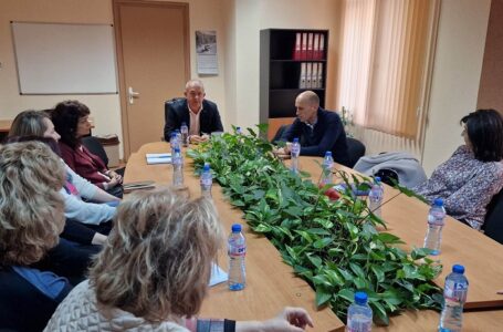 Кметът на Община Пещера организира среща за изграждане на STEM центрове в училищата