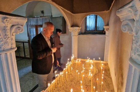 Кметът на Община Пещера Йордан Младенов се черкува в църквата “св. Теодор Тирон”