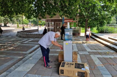 Безплатна вода за пещерци поради високите температури