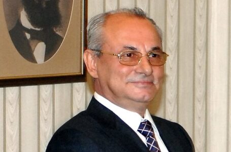 Ахмед Доган става председател на ДПС до февруари