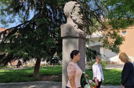 Пещерци почетоха паметта на Ботев