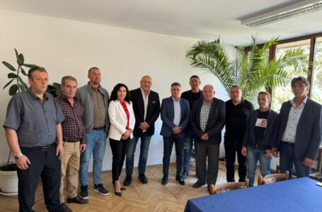 Красен Кралев и Дафинка Семерджиева на работна среща във Велинград