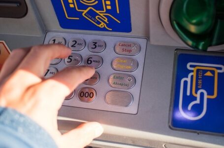 Гърция премахва таксите на банкоматите