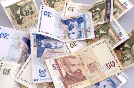 ИПИ: Повишаването на осигурителните вноски носи риск от обедняване на работещите