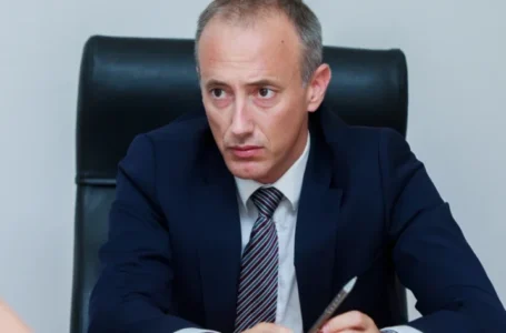 Министър Вълчев: Българските ученици имат проблем с базовата и функционалната грамотност