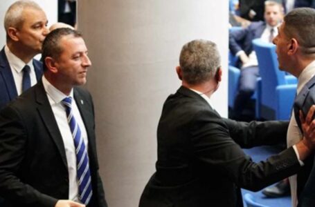 Опозицията се надцаква за вота на недоверие
